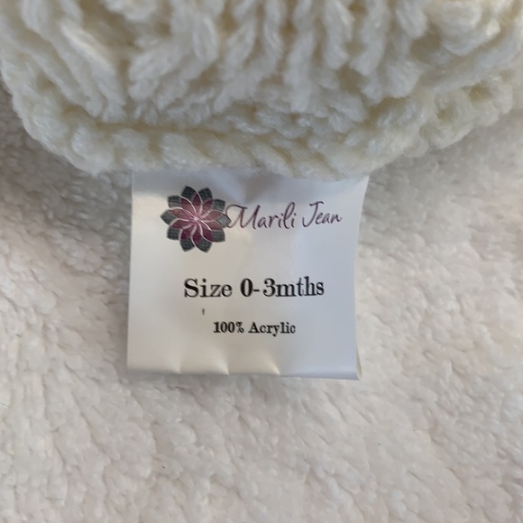 NEWBORN BEANIE NWOT - Picture 5 of 5